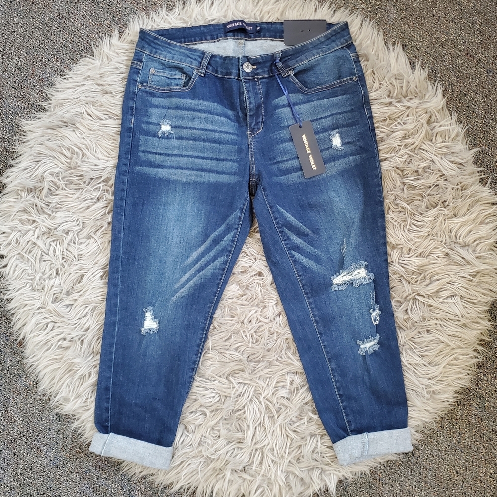 Distressed Capri